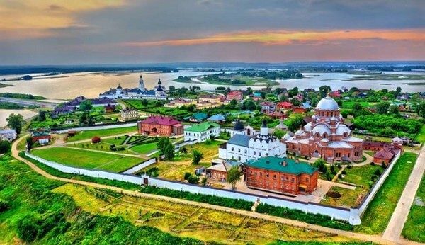 Остров-град Свияжск на Волге — экскурсия в круизе теплохода «Хирург Разумовский»